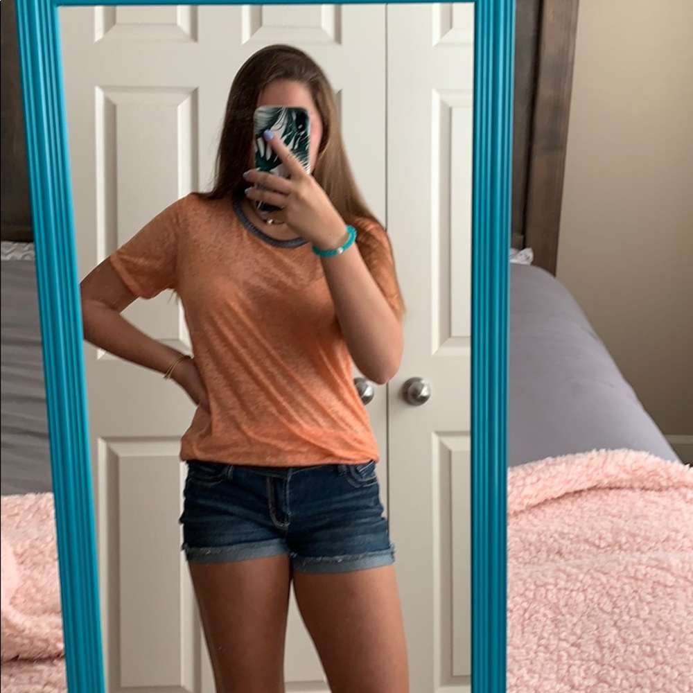 Peach Tee-Shirt - Picture 2 of 5